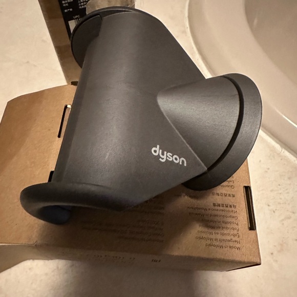 Dyson attachment - Picture 2 of 4